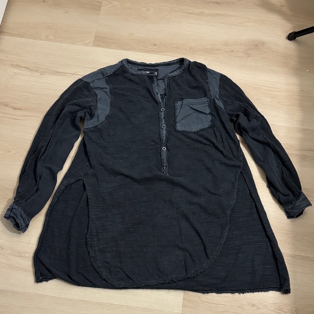 WE THE FREE  Charcoal gray Long Sleeve Tunic Top oversized flowy size Small boho